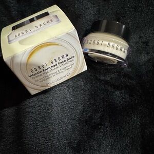Bobbi Brown Vitamin Enriched Face Base - White